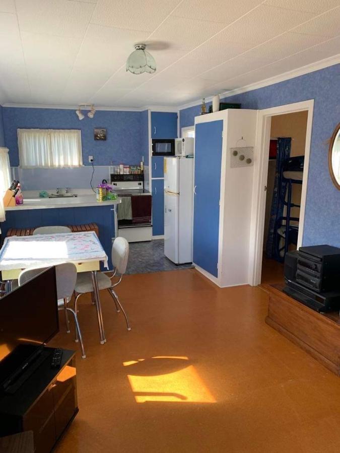 Urenui Beach Bach Экстерьер фото
